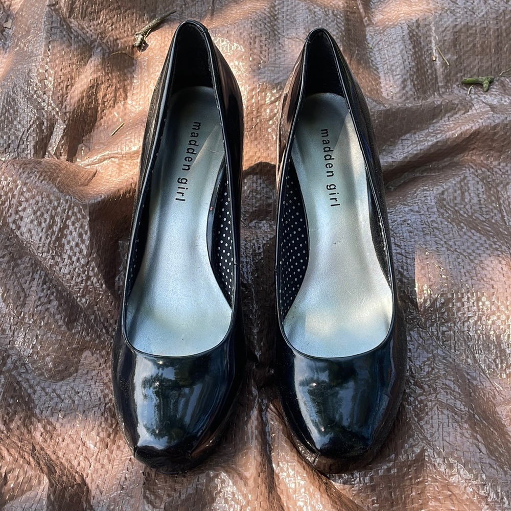 Madden girl black patent heels size 9